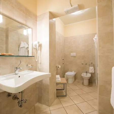 Aparthotel Colombo 3*